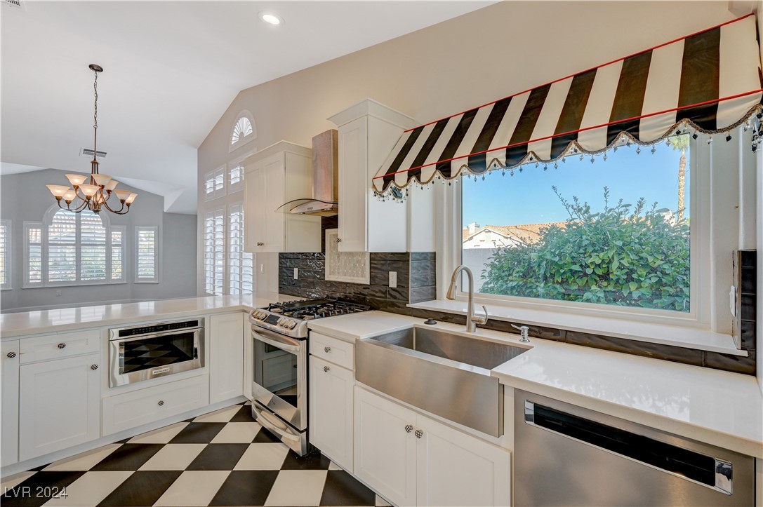 8201 Point View Court