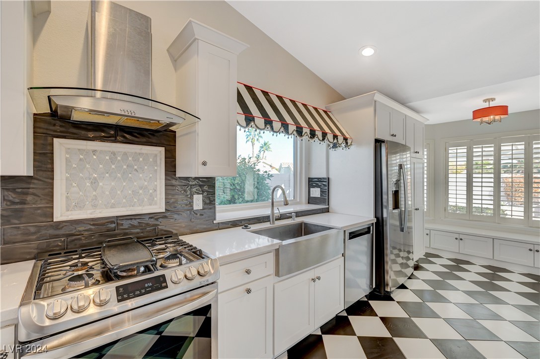 8201 Point View Court
