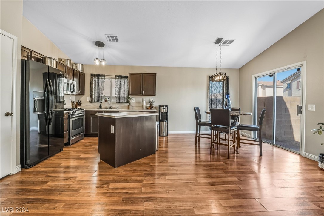 4524 Victoria Garden Avenue