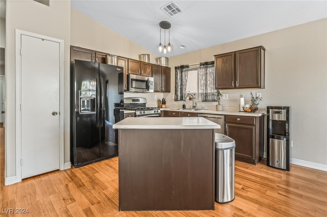 4524 Victoria Garden Avenue