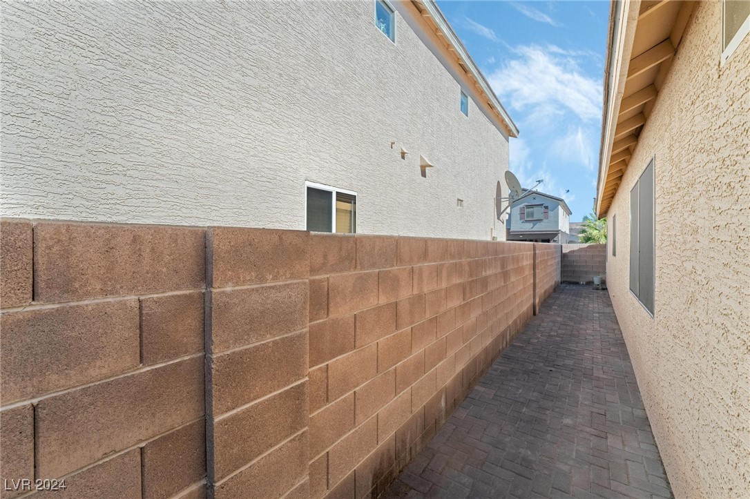 4524 Victoria Garden Avenue