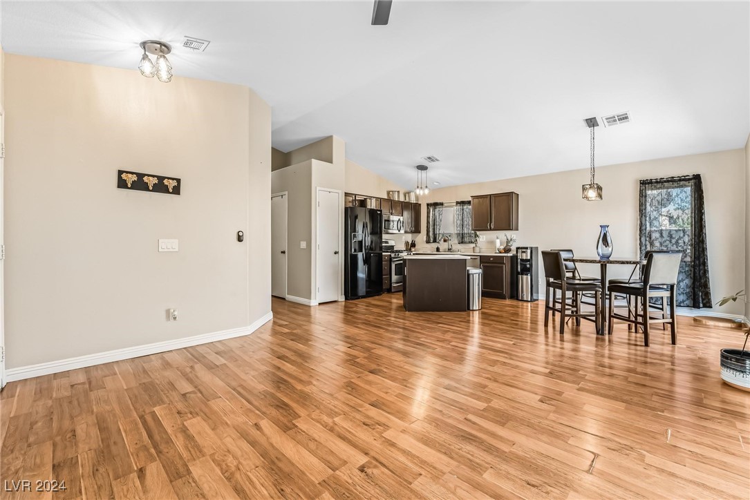 4524 Victoria Garden Avenue