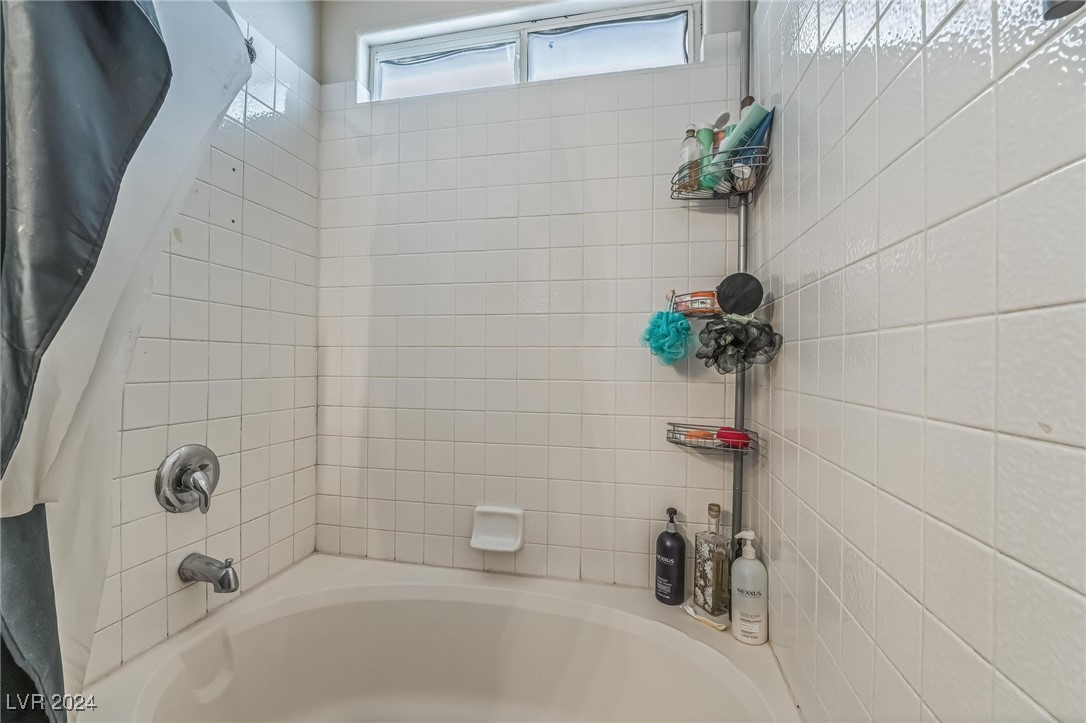 4524 Victoria Garden Avenue