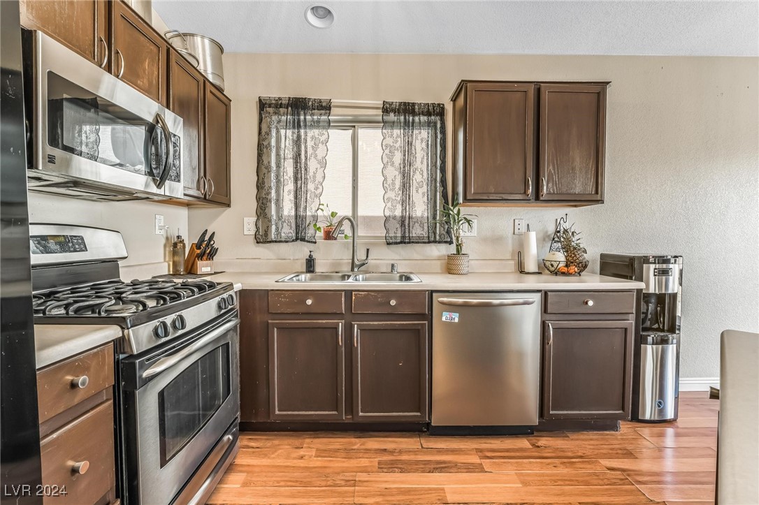 4524 Victoria Garden Avenue