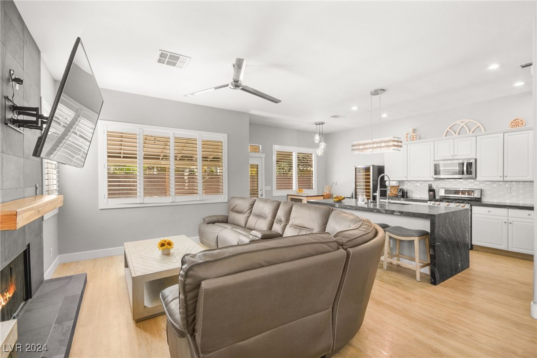 8871 Aurora Light Way