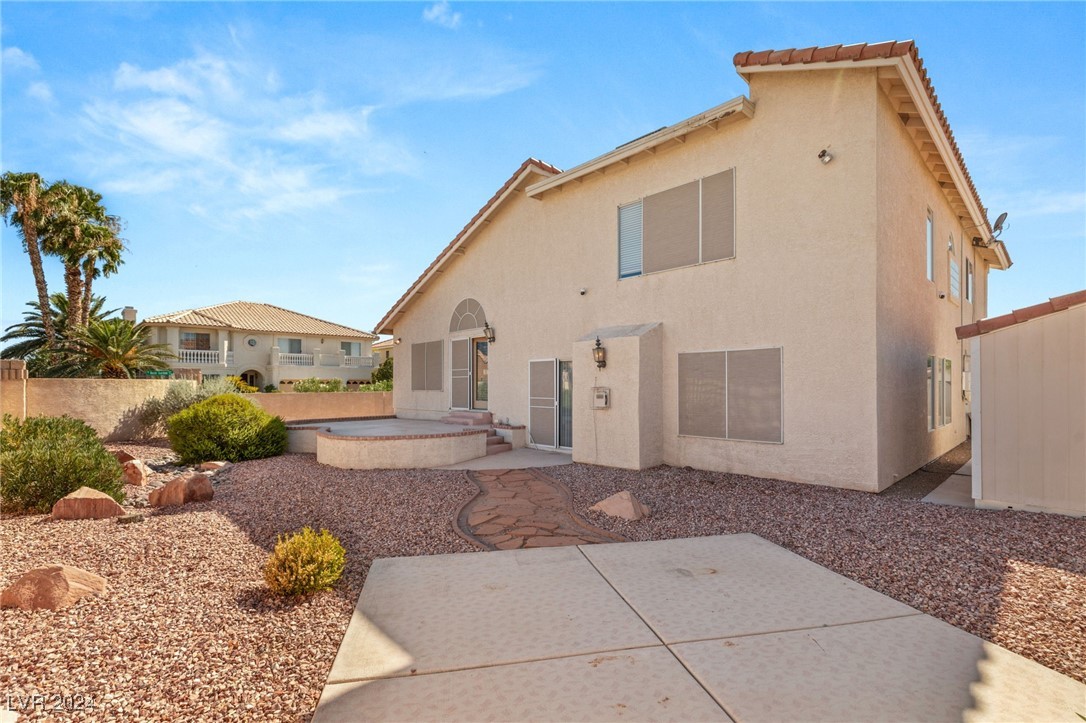 4400 Dunlap Crossing Street