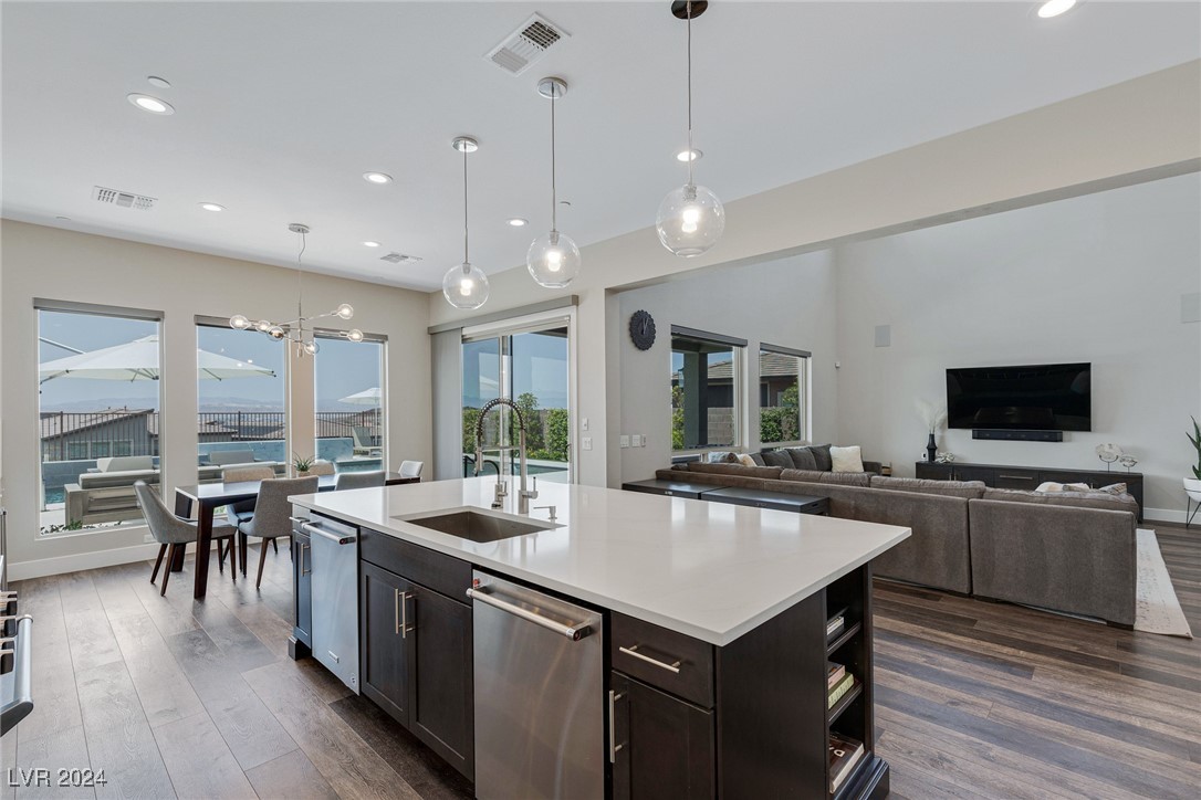 2141 King Crest Court