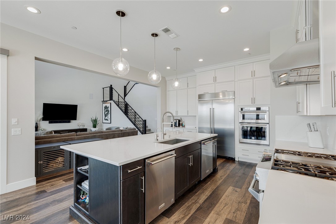 2141 King Crest Court