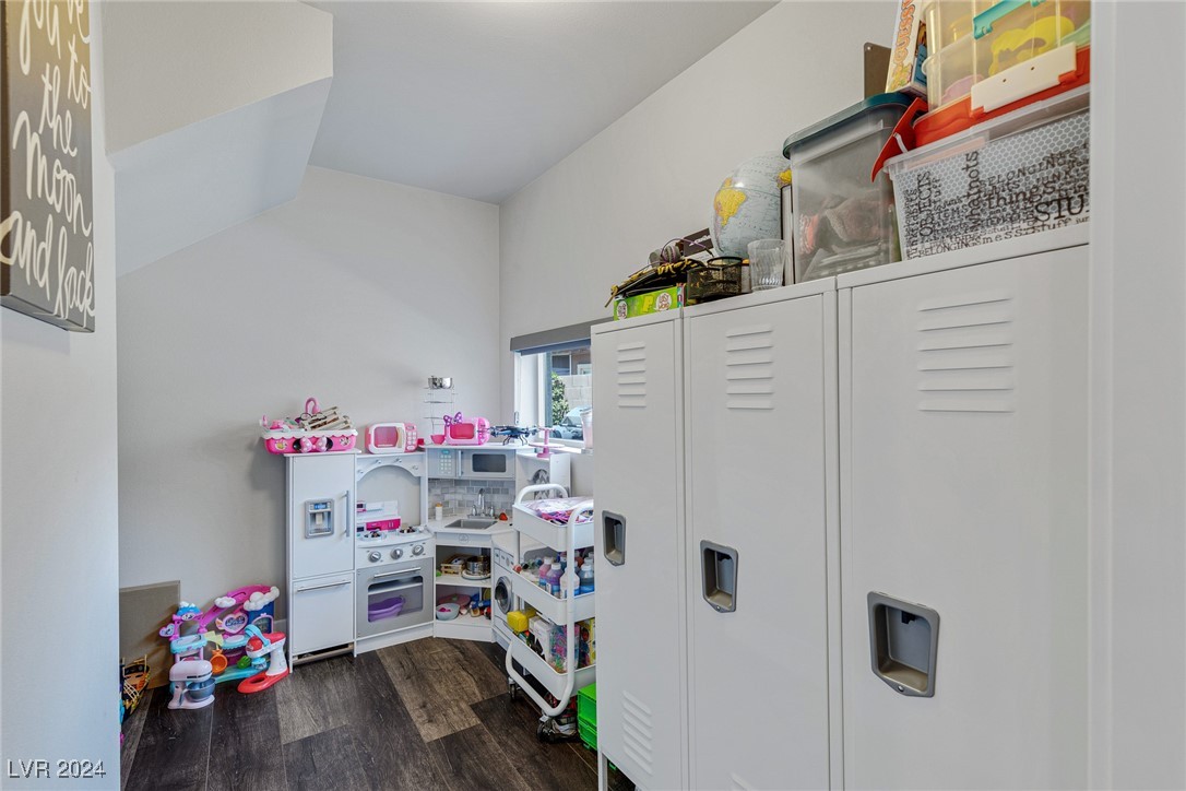 2141 King Crest Court