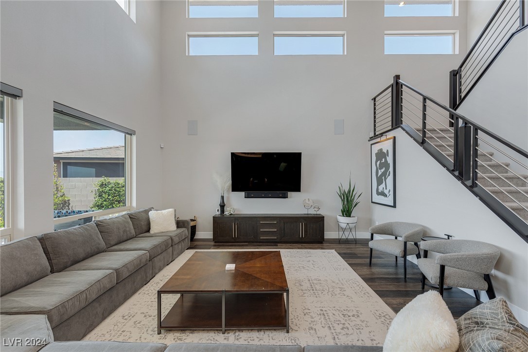 2141 King Crest Court