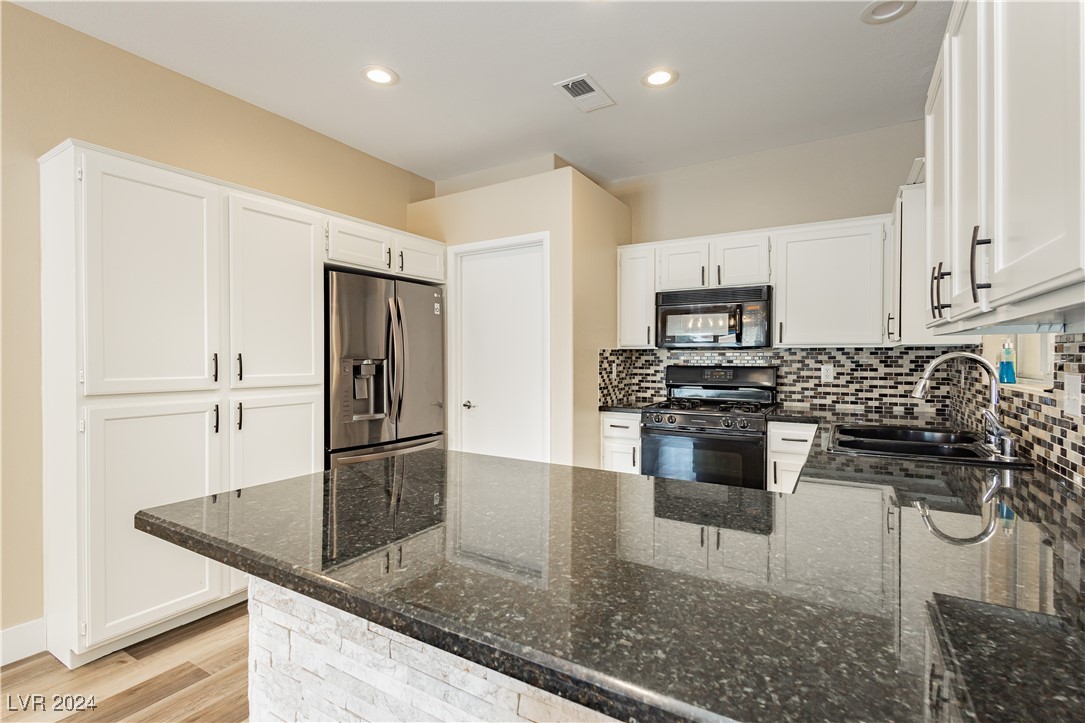 5824 Silver Heights Street