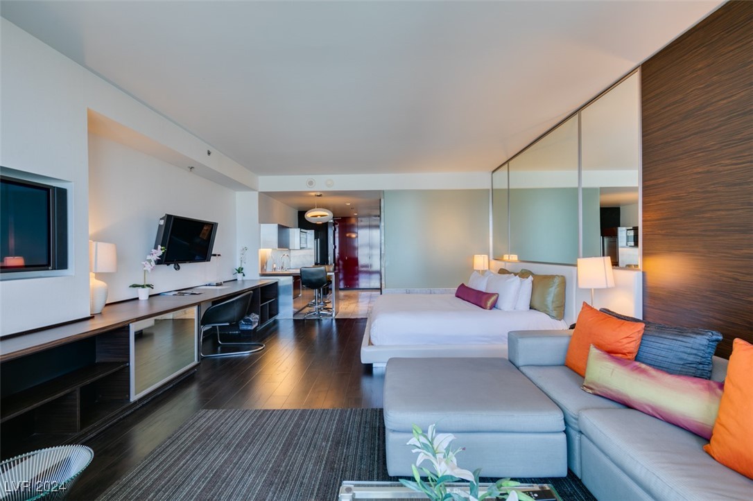 4381 West Flamingo Road 2920