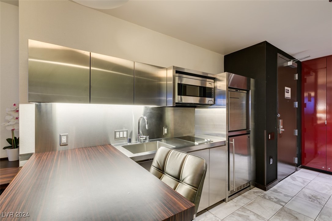 4381 West Flamingo Road 2920