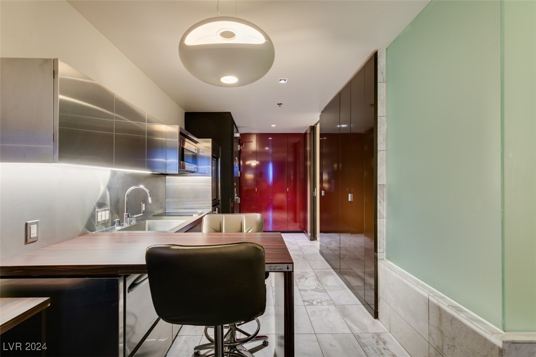 4381 West Flamingo Road 2920