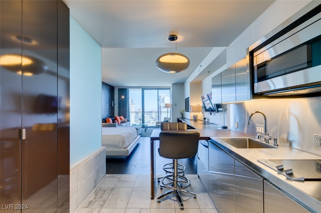 4381 West Flamingo Road 2920