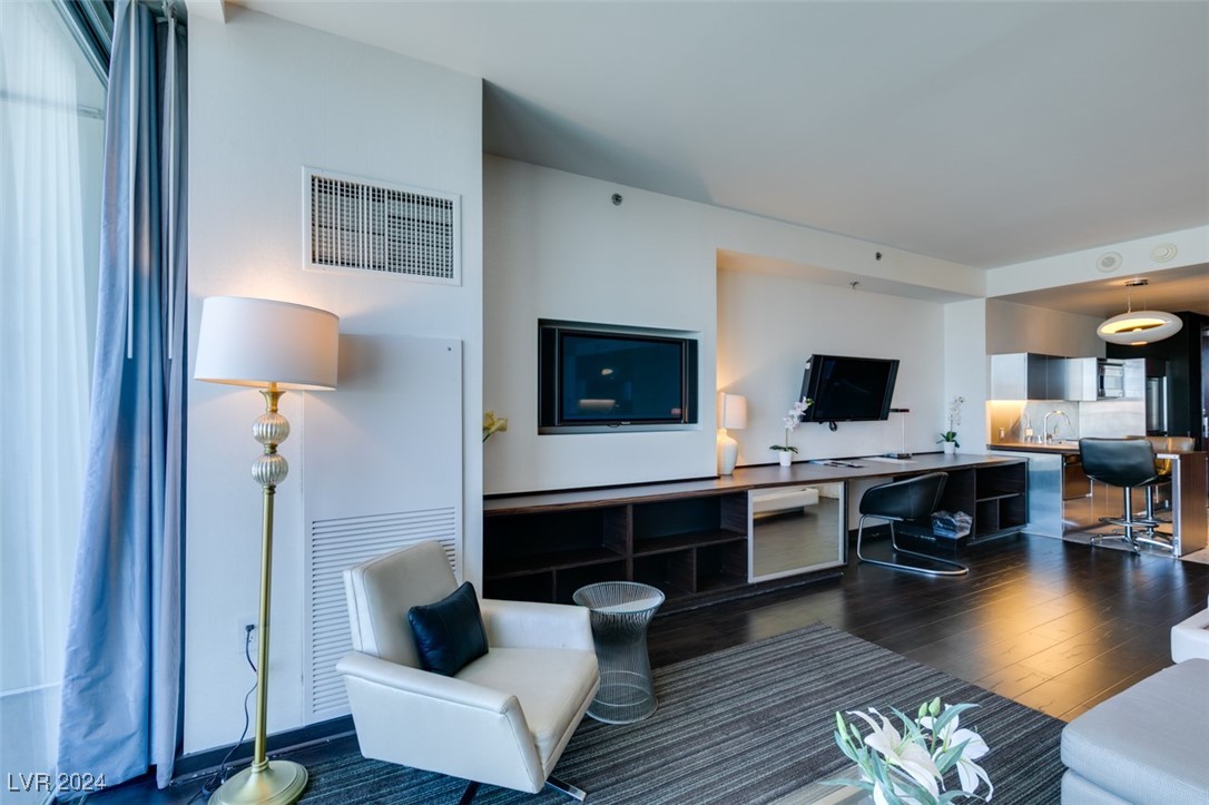 4381 West Flamingo Road 2920