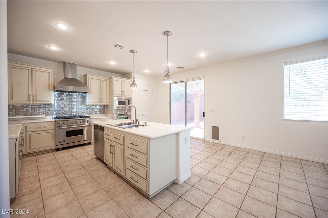 3053 Lenoir Street