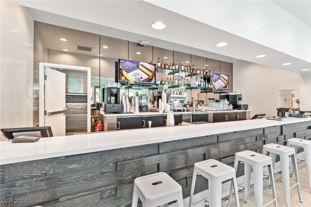 2000 North Fashion Show Drive 2416