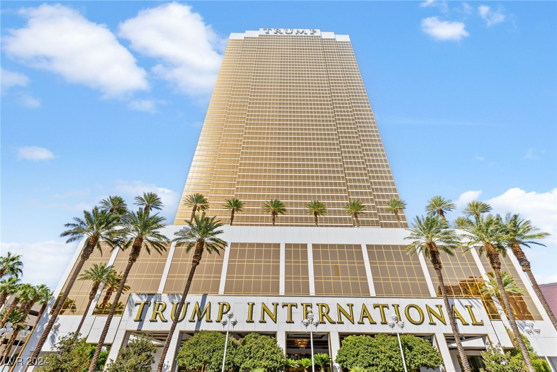 2000 North Fashion Show Drive 3514