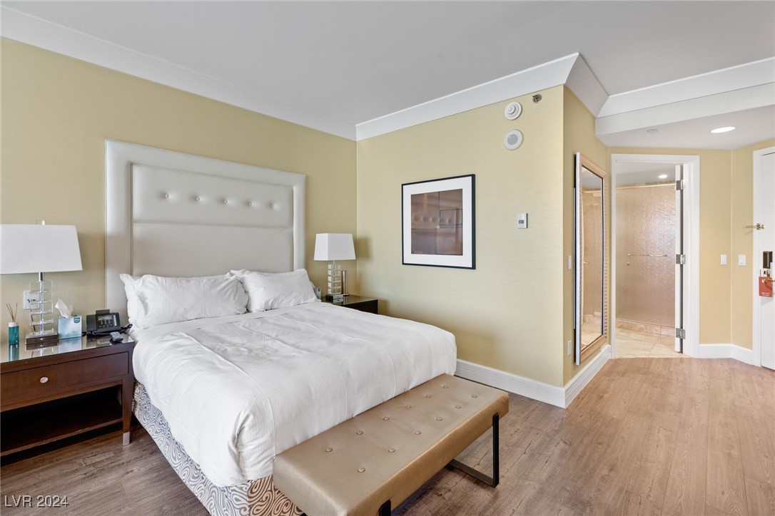 2000 North Fashion Show Drive 3514