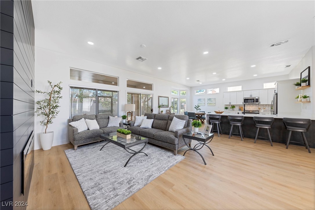 10201 Cresent Creek Drive