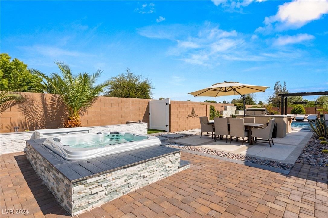 4742 Heartstone Circle