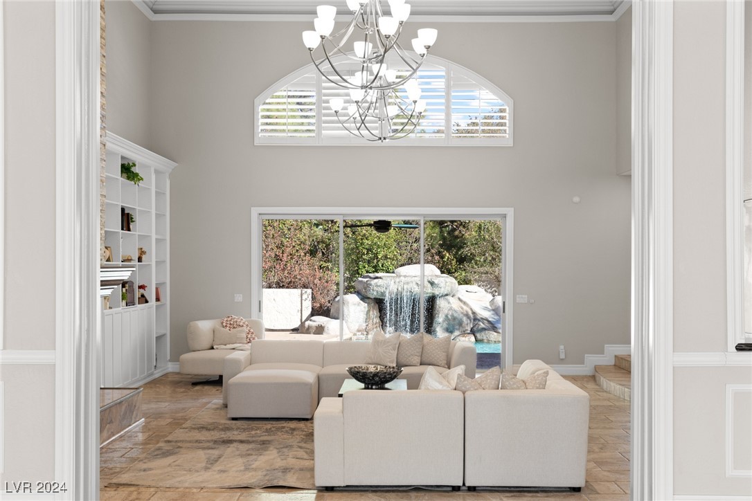 2261 Trafalgar Court