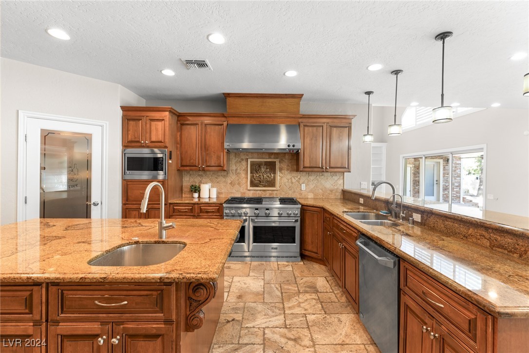 2261 Trafalgar Court