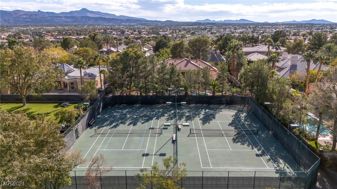 2261 Trafalgar Court