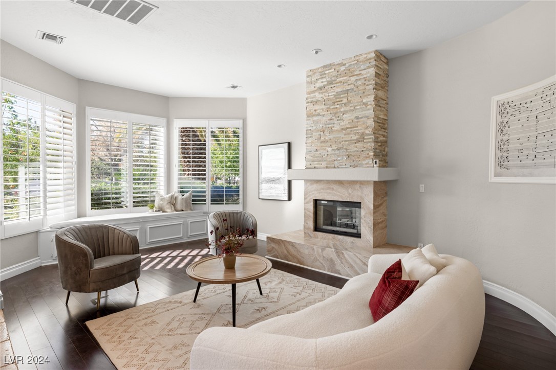 2261 Trafalgar Court