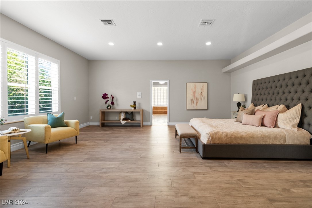 2261 Trafalgar Court