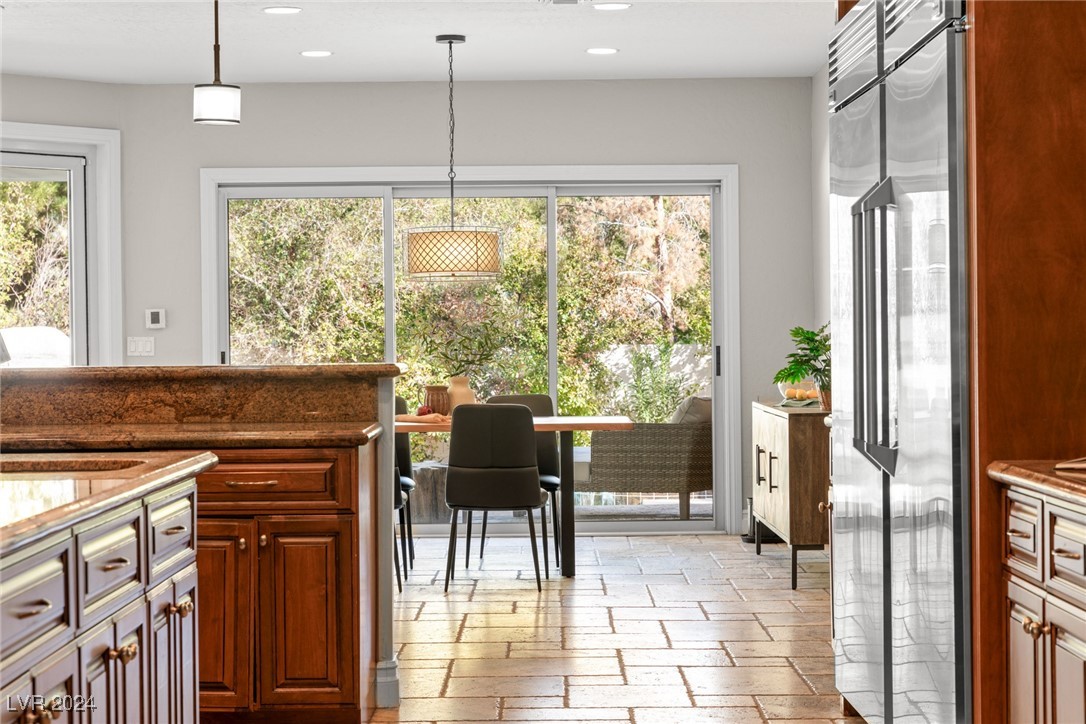 2261 Trafalgar Court