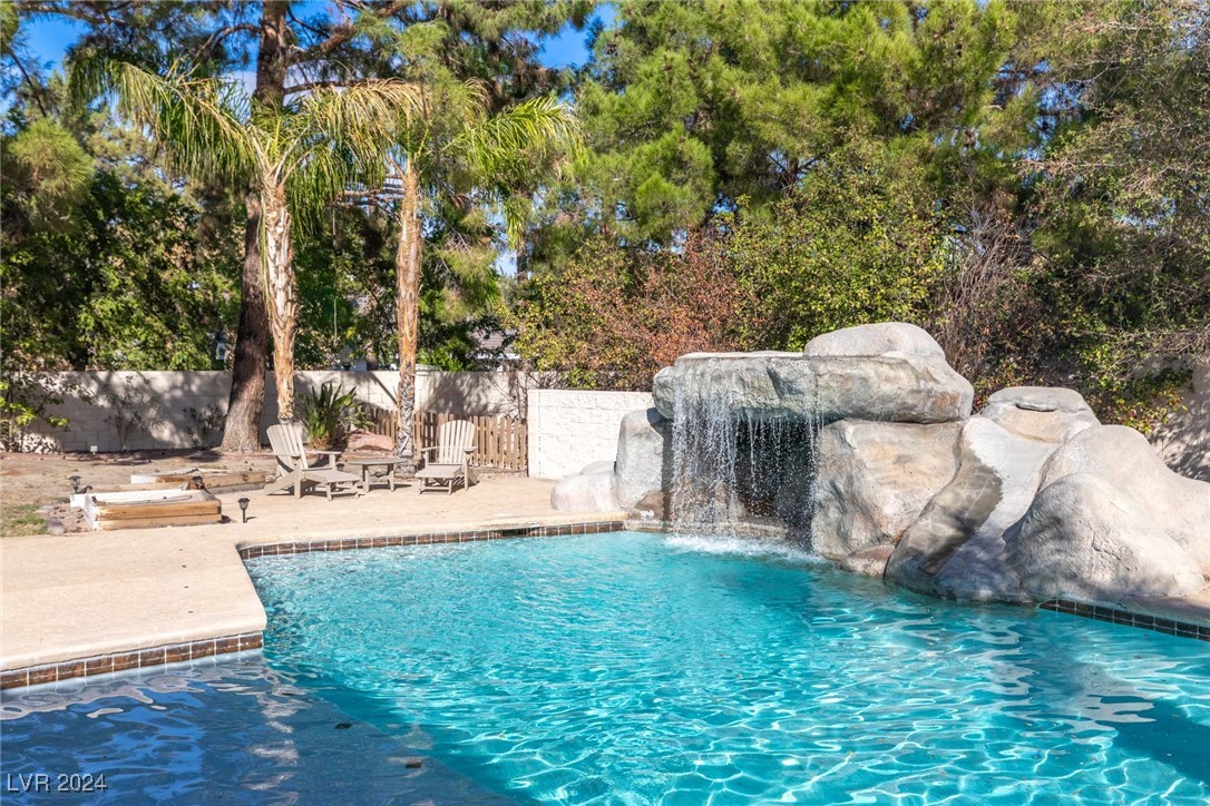 2261 Trafalgar Court