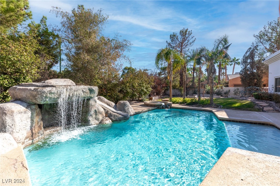 2261 Trafalgar Court