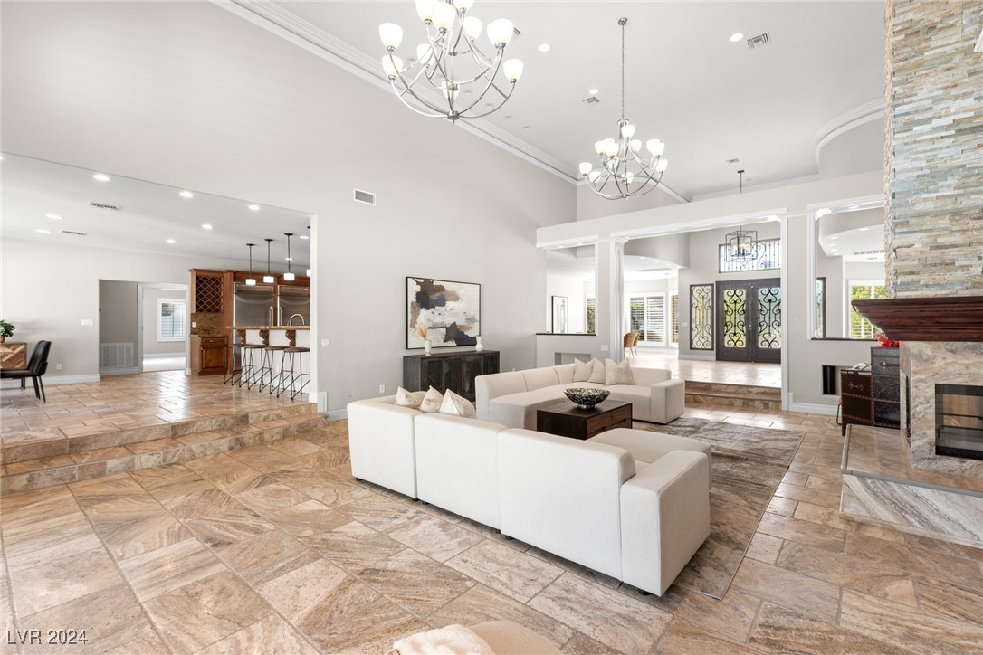 2261 Trafalgar Court