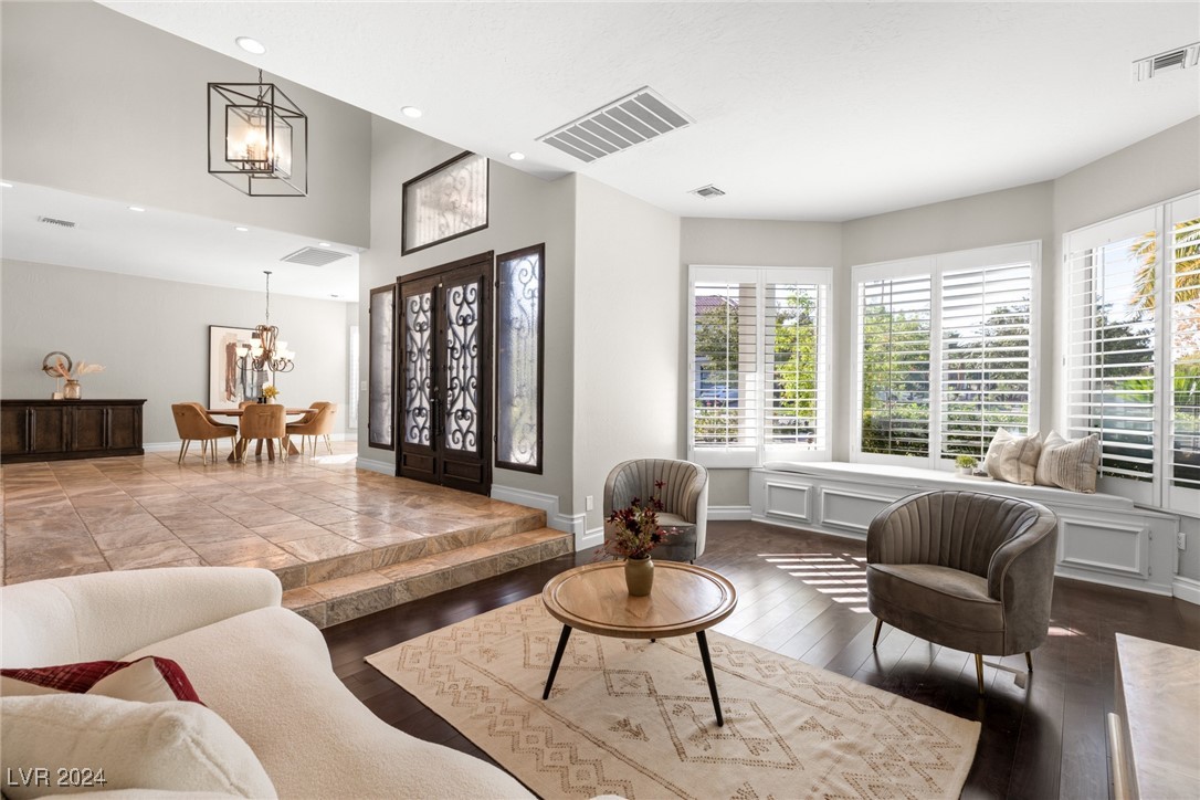 2261 Trafalgar Court