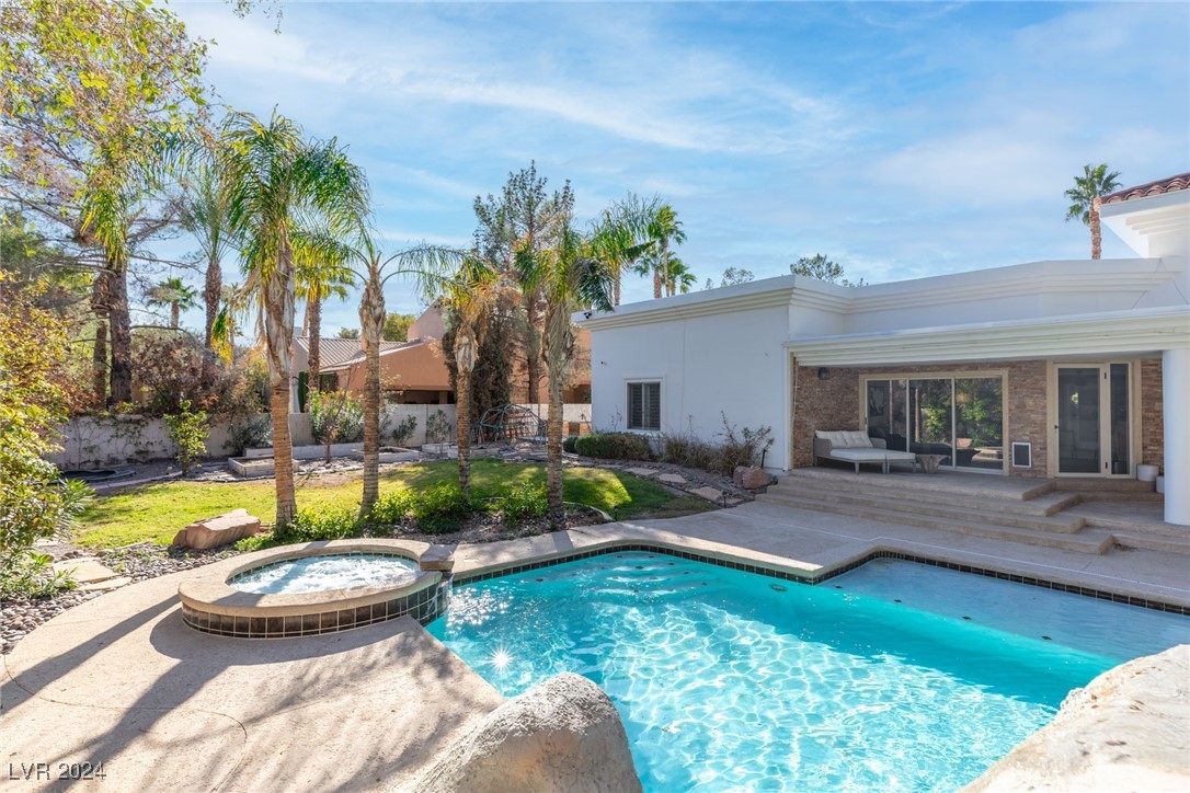 2261 Trafalgar Court