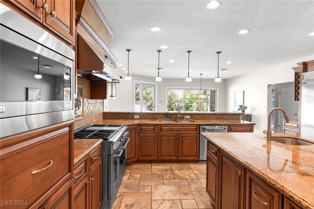 2261 Trafalgar Court