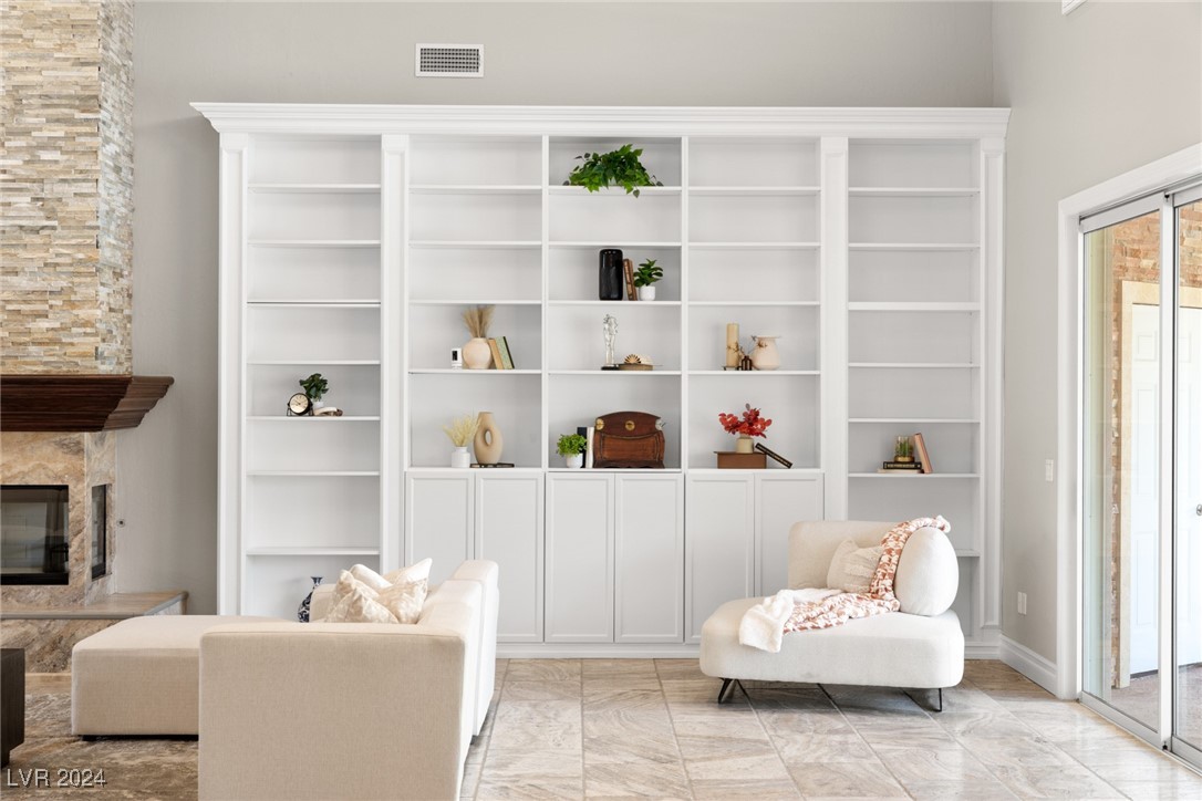 2261 Trafalgar Court