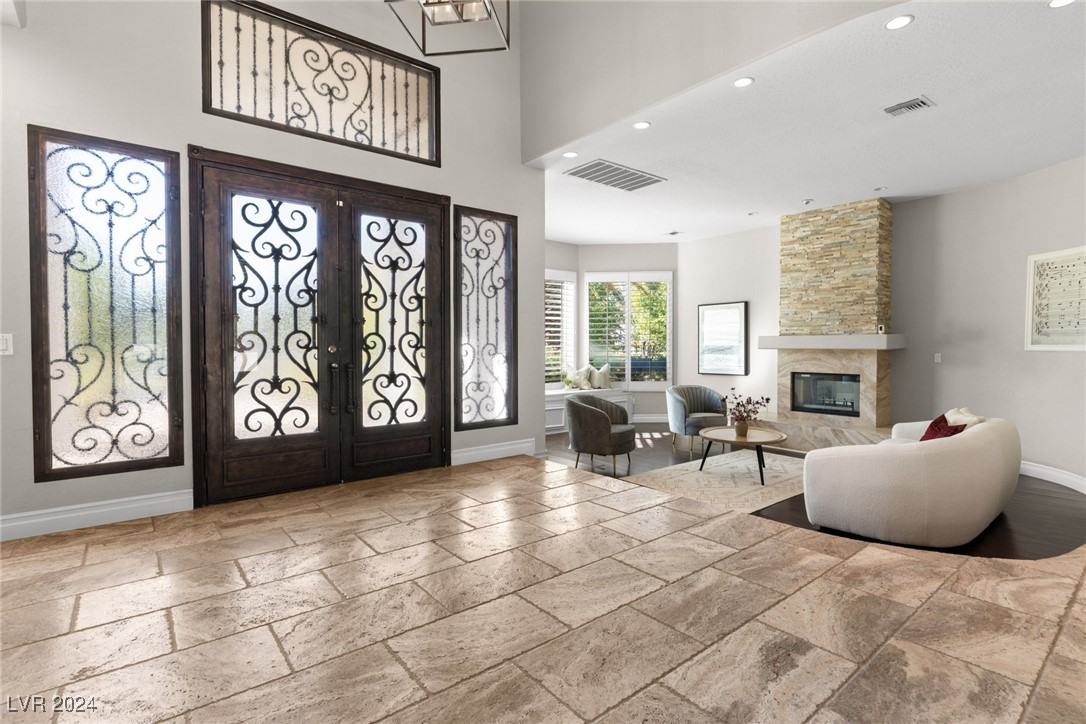 2261 Trafalgar Court