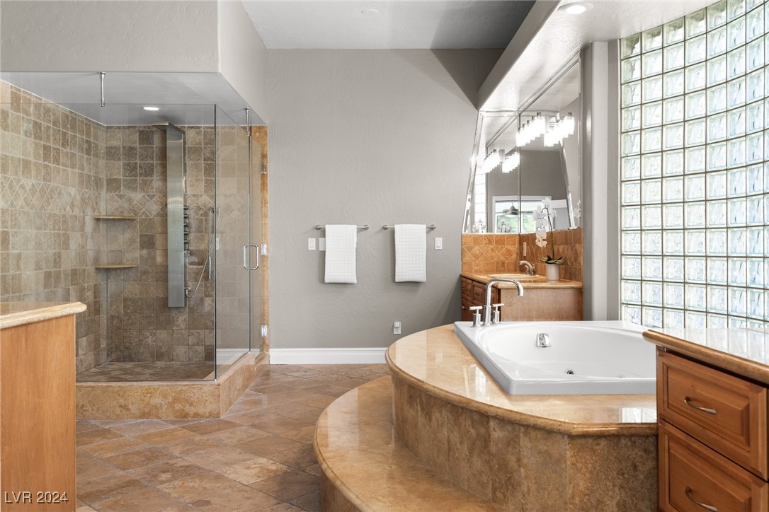 2261 Trafalgar Court