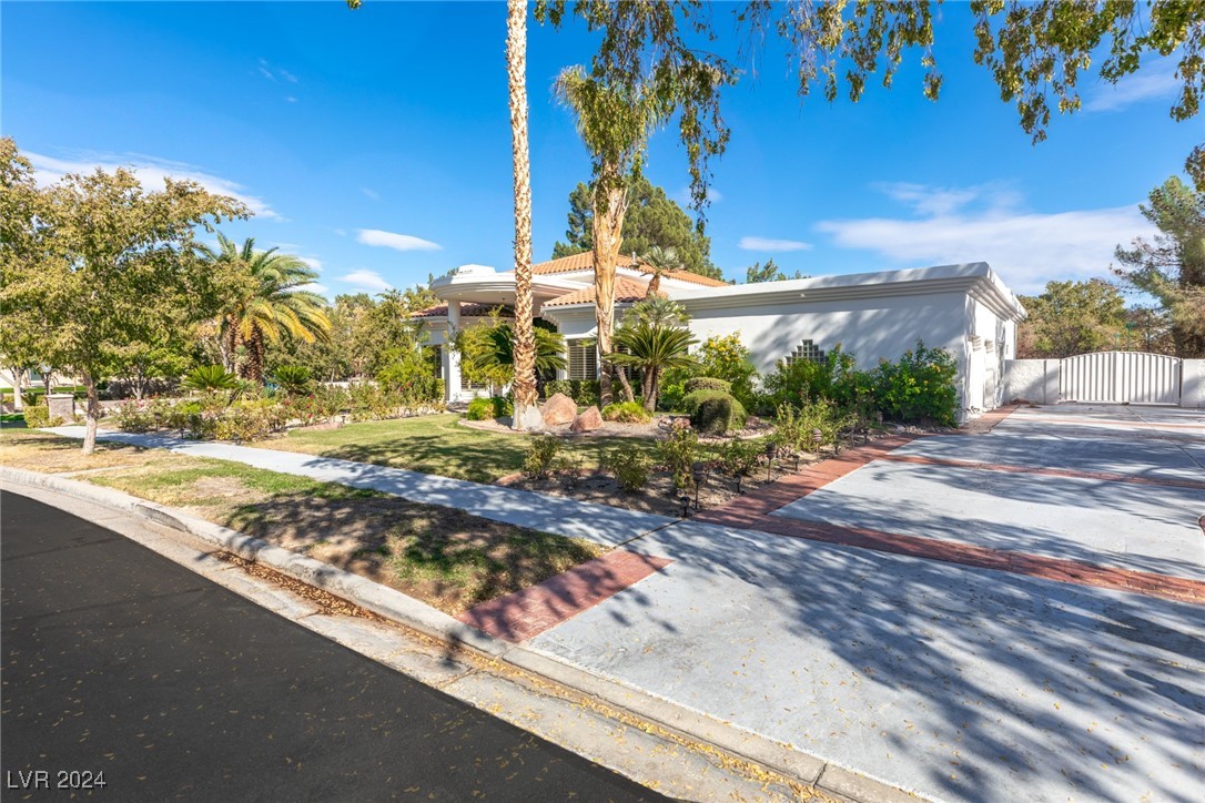 2261 Trafalgar Court