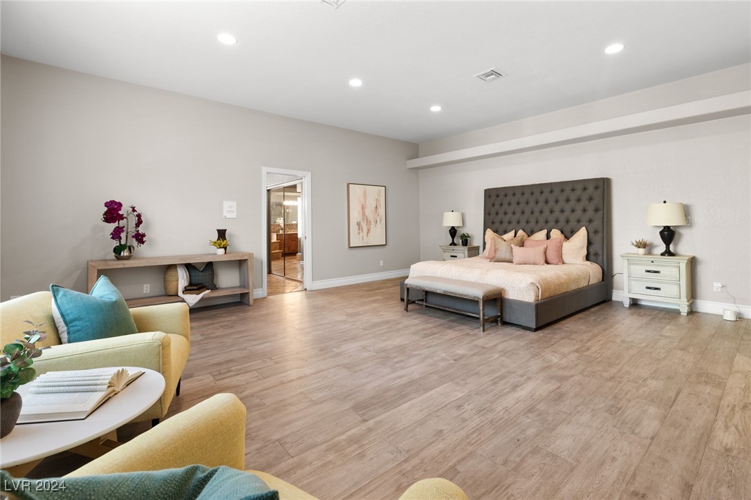 2261 Trafalgar Court