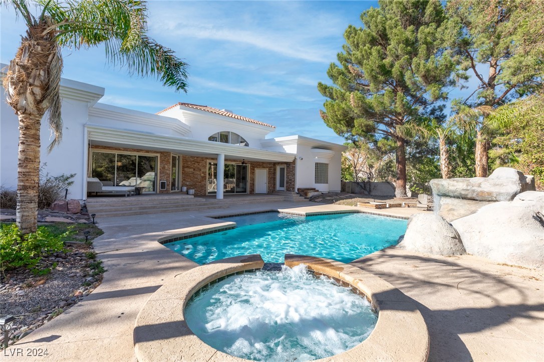 2261 Trafalgar Court