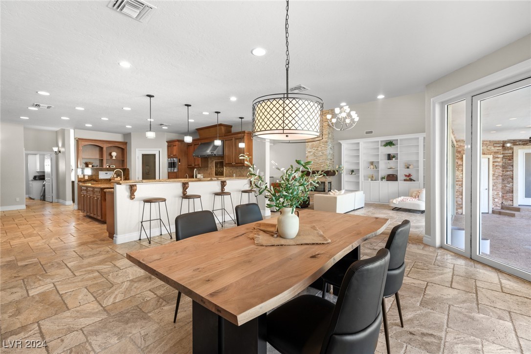 2261 Trafalgar Court