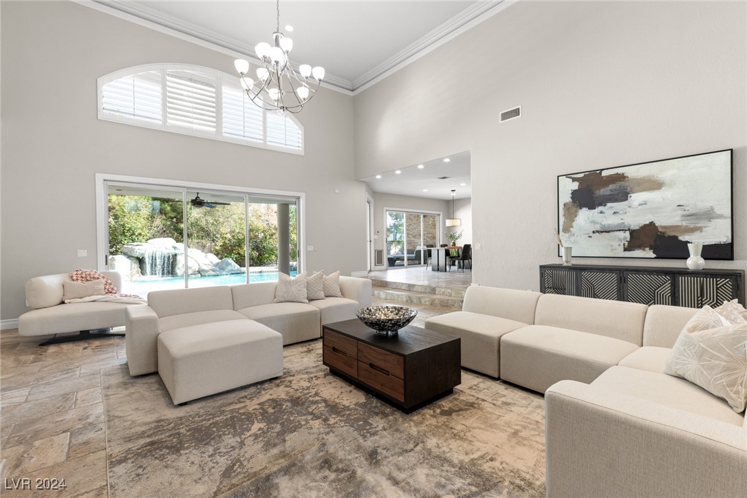 2261 Trafalgar Court