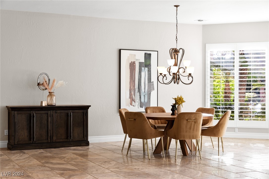 2261 Trafalgar Court