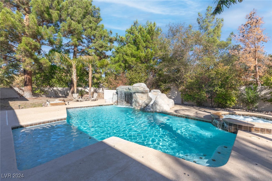 2261 Trafalgar Court