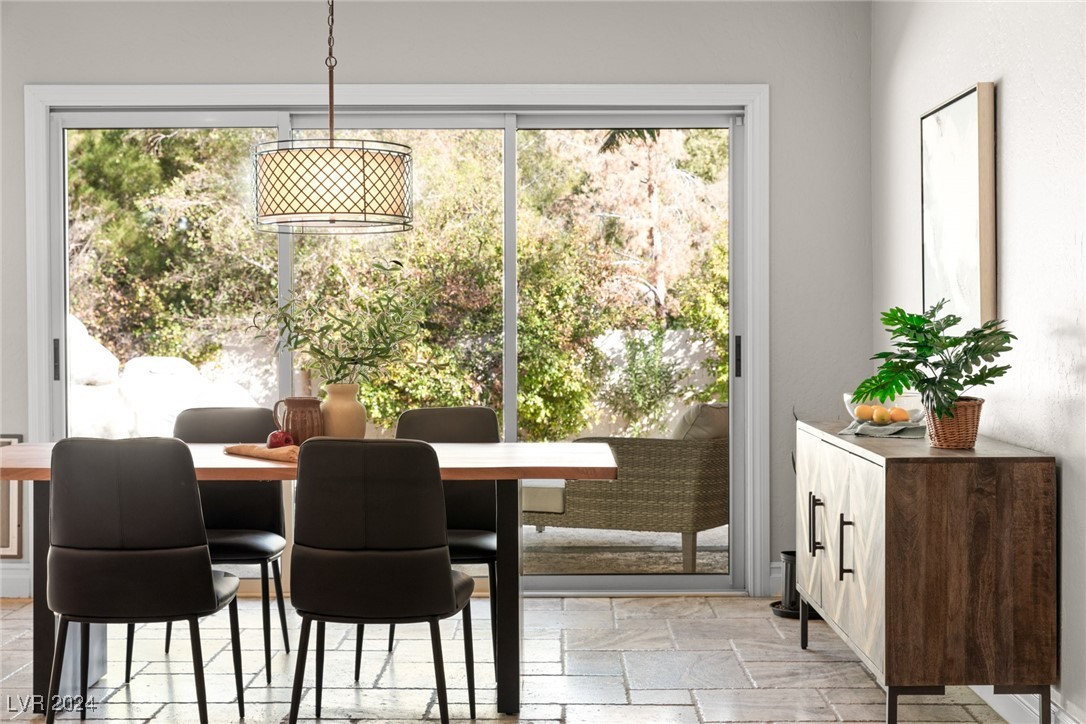 2261 Trafalgar Court