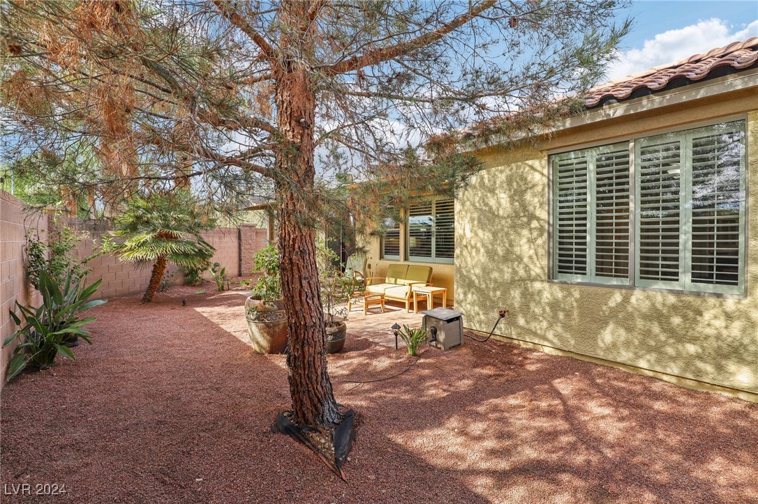 4337 Oasis Valley Avenue